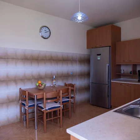 Mika's House In Village Apartment